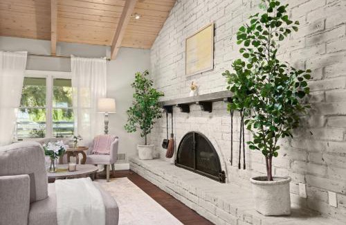 Modesto House | @ Marbella Lane - Alpaca Farm House Pool