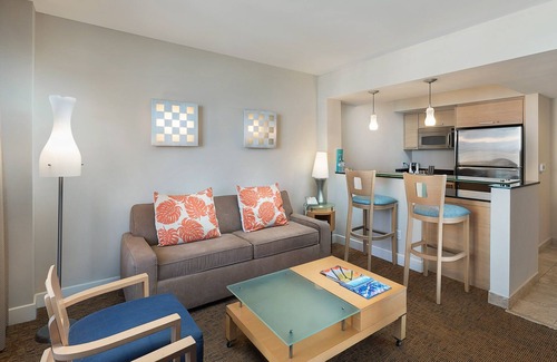 Sunny Isles Beach Hotel | Marenas Ocean View Apartment