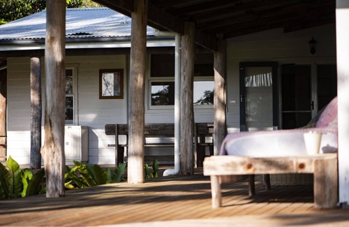 Pumpenbil House | Mariefields of Tyalgum * Farm Animals * Banquet Barn * Nature * Swim * Organic