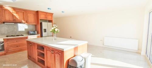 Harrow Villa | Marigold Villa