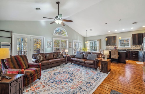 Berkeley Springs House | Mariposa Moon Cottage at Sleepy Creek