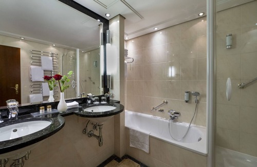 Dusternbrook Hotel | Maritim Hotel Bellevue Kiel