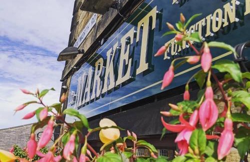 Barnsley Apartment | Market