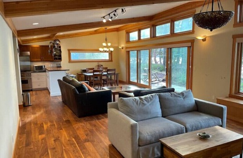 Marrowstone Cabin | Marrowstone Waterfront Cottage