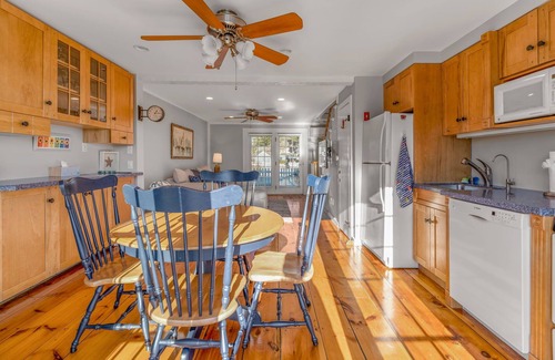 Mashpee Cottage | Maushop Village-Exceptional, 2 bedrooms, Sleeps 4, 1.5 baths, with great views.