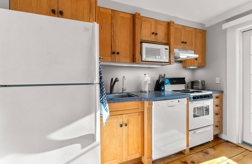 Mashpee Cottage | Maushop Village-Exceptional, 2 bedrooms, Sleeps 4, 1.5 baths, with great views.