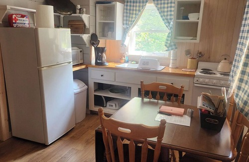 Barton Cottage | May Brook Falls Cottages, Cottage #2