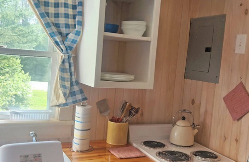 Barton Cottage | May Brook Falls Cottages, Cottage #2