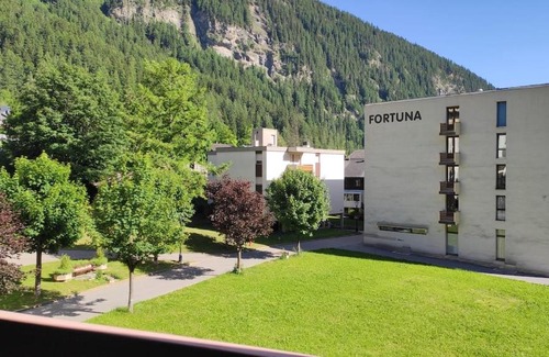 Leukerbad Apartment | Mayenzett 25, komplett renoviert, vis-à-vis Klinik & Thermalbad