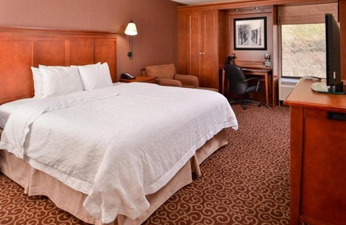 Ross Township Hotel | McKnight Hotel