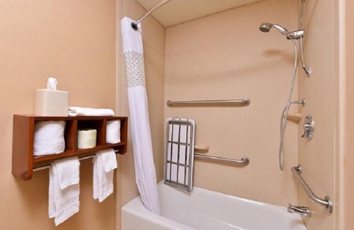 Ross Township Hotel | McKnight Hotel