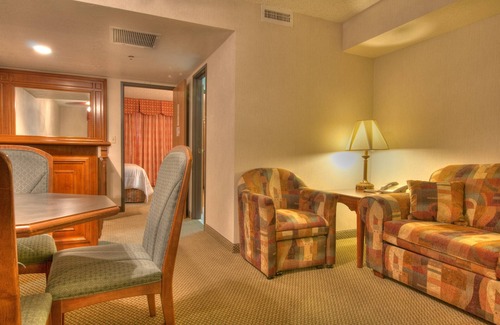 Abilene Hotel | MCM Elegante Suites Abilene