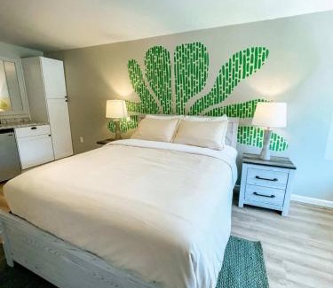 Townsend Hotel | Meadow Room At The Trailblazer Unit 3