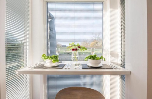 Woodbridge House | Meadow View Brand New Luxury Pod Near Woodbridge