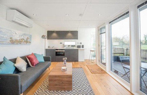 Woodbridge House | Meadow View Brand New Luxury Pod Near Woodbridge