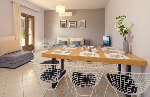 Kalpaki Apartment | Melograno IV with 5 bedrooms and 4.5 bathrooms