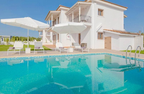 Kalpaki Apartment | Melograno IV with 5 bedrooms and 4.5 bathrooms