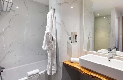 Flassans-sur-Issole Hotel | Mercure Brignoles Golf de Barbaroux & Spa