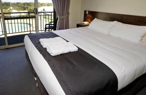 Pelican Point Hotel | Mercure Bunbury Sanctuary Golf Resort