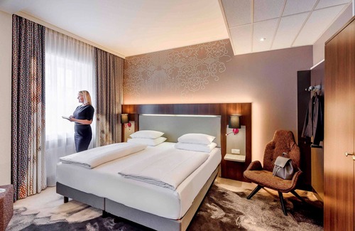 Dom Pedro Hotel | Mercure Hotel Muenchen am Olympiapark
