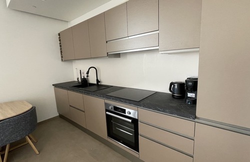 St. Julian's Apartment | Mercury Tower suite in heart of the city