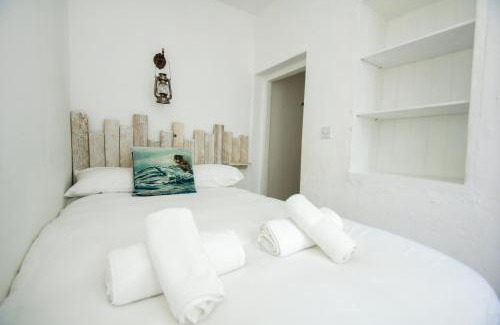 Hove Apartment | Mermaid Cottage - Wood Burner- by Brighton Holiday Lets