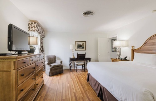 Albany Hotel | Merry Acres Inn