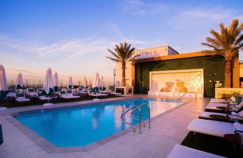 Norma Triangle House | Metropolitan One Bedroom Suite at The London West Hollywood, Free Breakfast