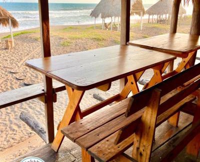 El Paredon Bed & Breakfast | Mi Casa en la Playa
