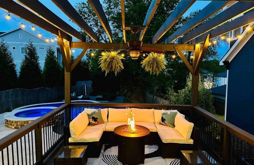 Dilworth House | Miami Escape w/Pool & Hot Tub