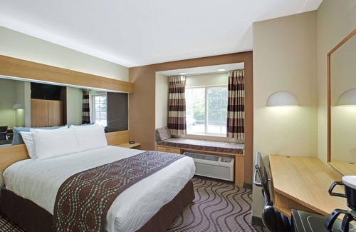 University Place Hotel | Microtel Inn by Wyndham Charlotte/University Place