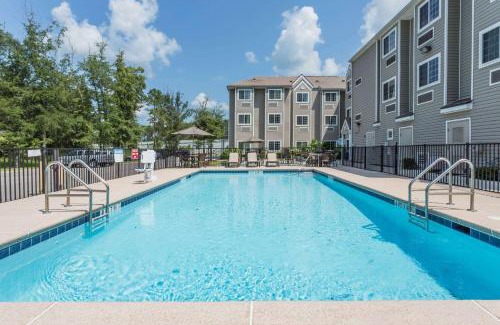 Northside Hotel | Microtel Inn & Suites by Wyndham Jacksonville Airport