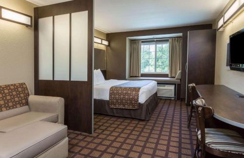 Northside Hotel | Microtel Inn & Suites by Wyndham Jacksonville Airport