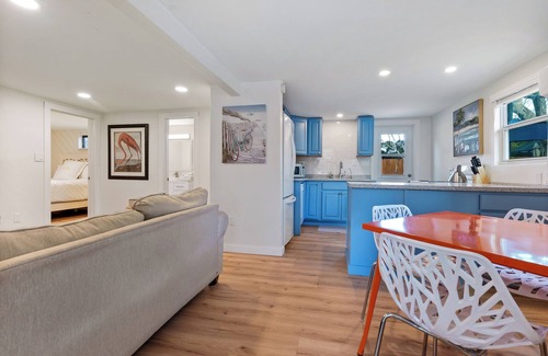 Arlington Park House | Mid-Century 1/1 Near Downtown/Siesta Key/SMH/Arlington Park