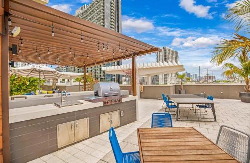 Midtown Apartment | Midblock Midtown Miami High Floor 1B Suite W Spa Pool Gym