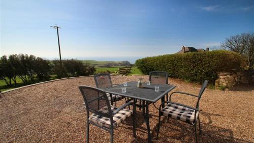 Crynant House | Middleton Hall Cottage