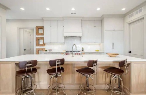 Dilworth House | Million dollar home walking distance to Uptown