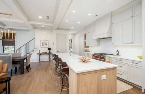 Dilworth House | Million dollar home walking distance to Uptown