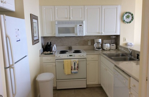 Ono Island Condo | MILLION DOLLAR VIEW WITH PRIVATE PARKING SPOT #75 " BOOK A WEEK GET A DISCOUNT"
