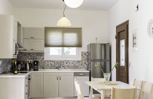 Agios Georgios Pagon House | Miltiadis Apartments