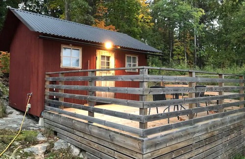 Huvudsta House | Mini holiday home in the middle of Stockholm on the lake