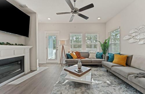 Ono Island House | Mins to the Beach/King Beds/Arcade-Snowbird Deals!