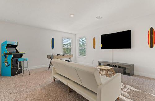 Ono Island House | Mins to the Beach/King Beds/Arcade-Snowbird Deals!