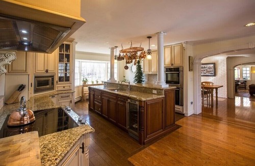 Manchester Center House | Minutes from Manchester Village/Center; near Stratton and Bromley Mtns