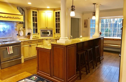Manchester Center House | Minutes from Manchester Village/Center; near Stratton and Bromley Mtns