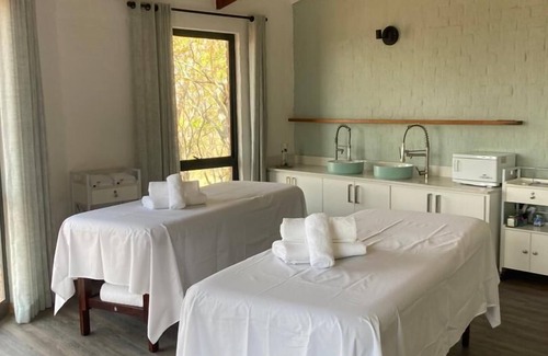 Mazowe Cabin | Miombo Mountain Lodge and Spa
