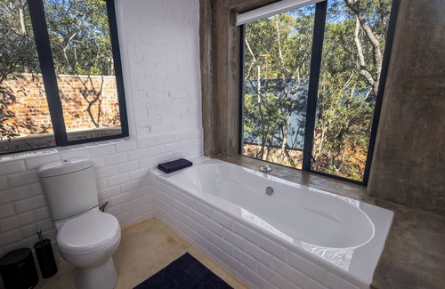Mazowe Cabin | Miombo Mountain Lodge and Spa