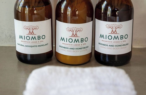 Mazowe Cabin | Miombo Mountain Lodge and Spa