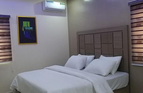 Surulere Hotel | MITOS LUXURY SUITES (BODE THOMAS)