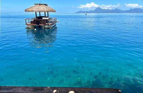 Punaauia House | Moana Waterfront Bungalow